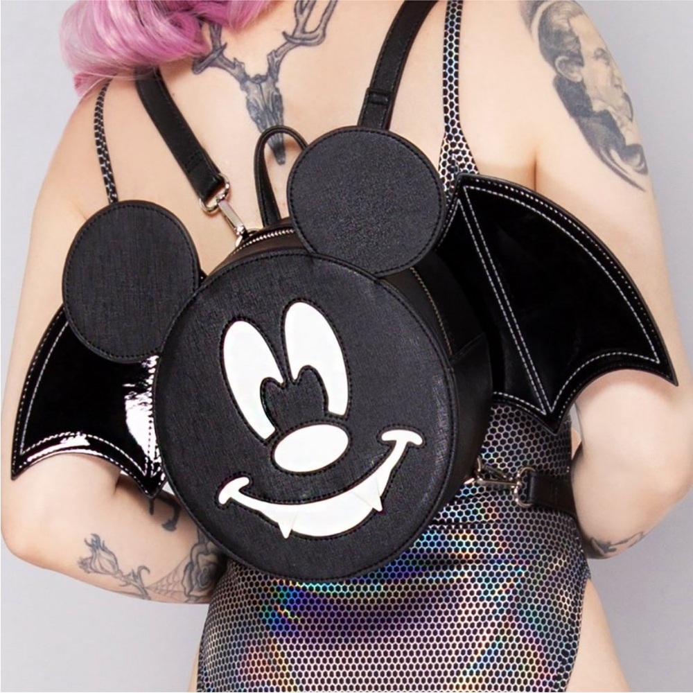 🖤 MICKEY VAMPIRE BAT Disney Backpack Purse Bag Glow In the Dark Loungefly NEW - Picture 5 of 8